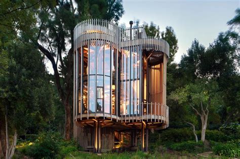 Maximizing Space in Your Mafic Tree House 9: Compact Living Done Right